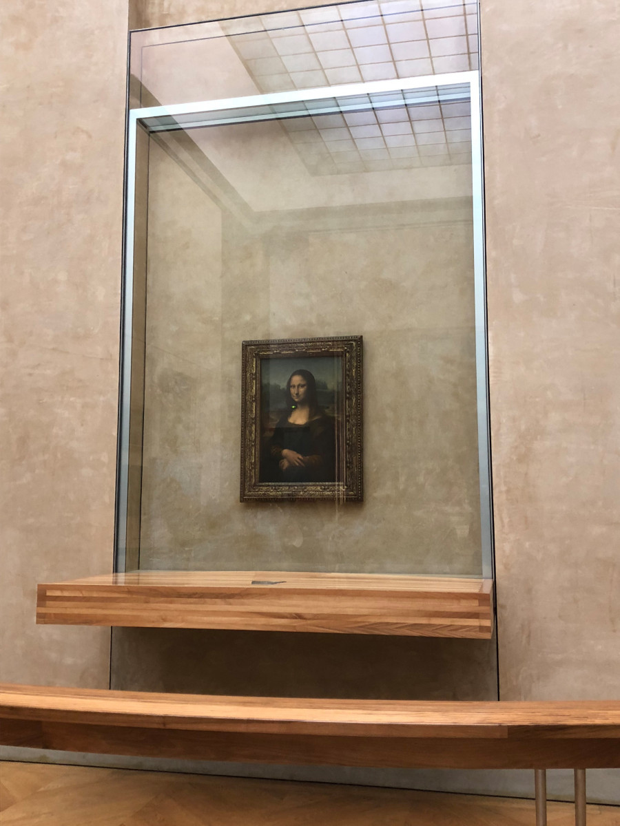 Мона Лиза в Лувъра, днес вече зад блиндирано стъкло