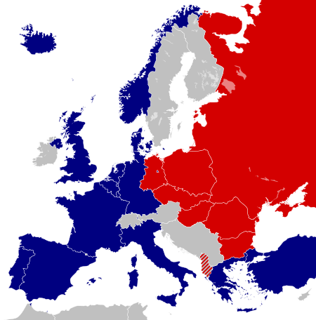 Това е карта на Европа от времето на Студената война. В синьо са страните от НАТО, а в червено - тези от Варшавския договор. Забележи, че България е в червено, а на сегашната карта на НАТО е в синьо. Кои други от страните в червено разпознаваш?
