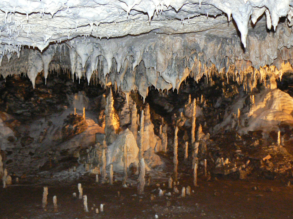 Пещерата Снежанка, снимка Вася Атанасова, Уикипедия