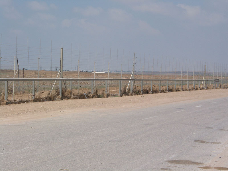 Ивицата Газа е разделена от Израел с бариера. Това прави влизането и излизането на хора трудно