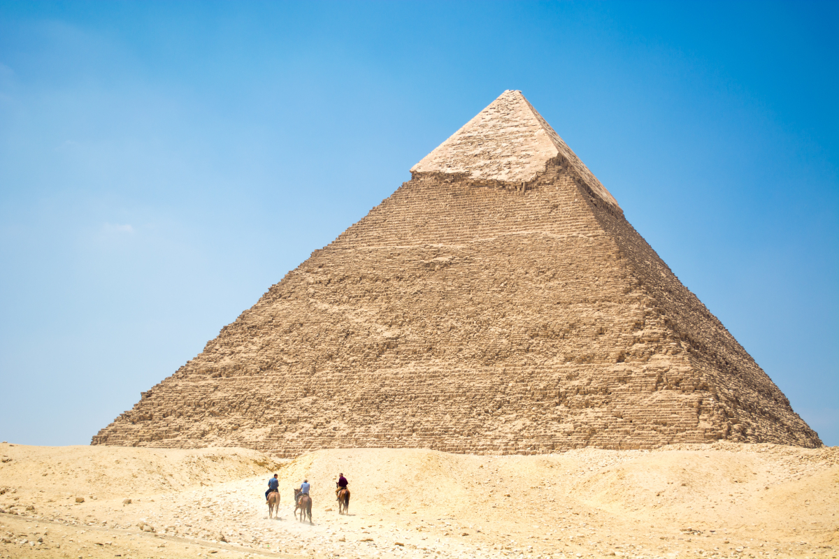Учените откриха скрит тунел в Хеопсовата пирамида