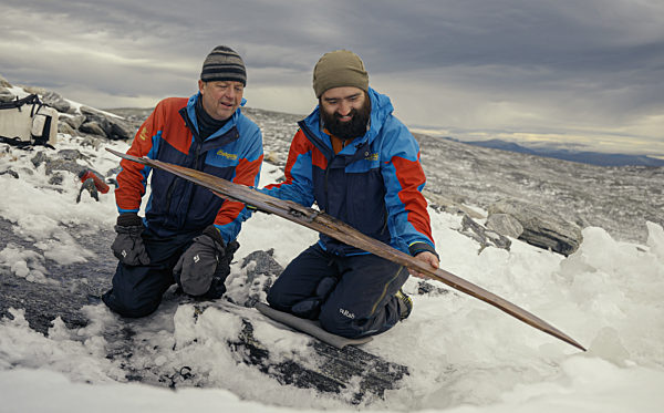 Откриха ски на 1300 години във вечните снегове на Норвегия